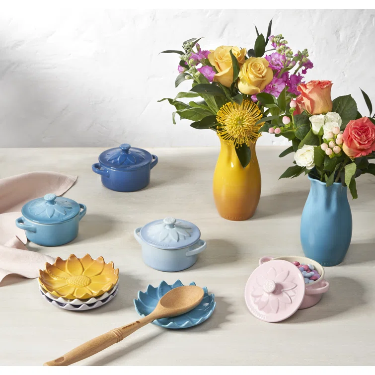 Sapphire Ceramic Bouquet Table Vase with Ruffled Embellishment