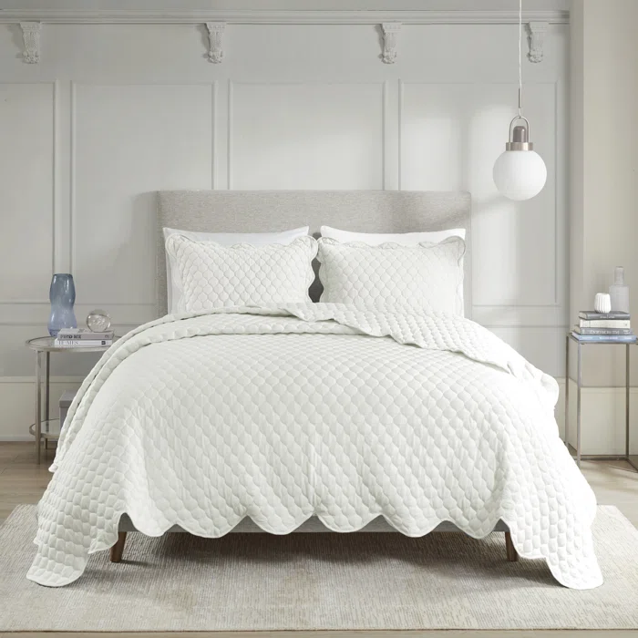 Ivory Full Microfiber Reversible Scalloped Quilt Set