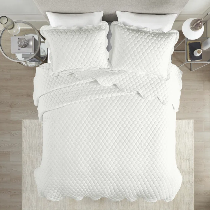 Ivory Full Microfiber Reversible Scalloped Quilt Set