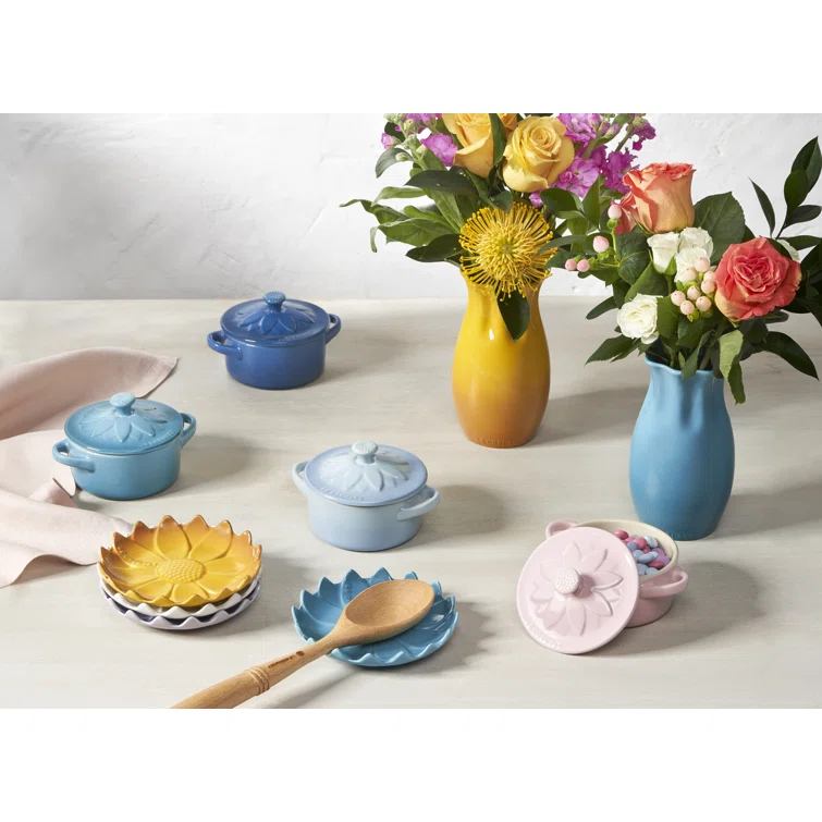 Elegant Provence Ceramic Round Flower Vase with Ruffled Edge