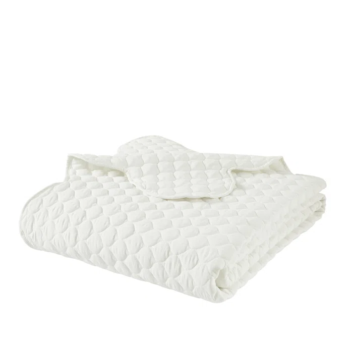 Ivory Full Microfiber Reversible Scalloped Quilt Set