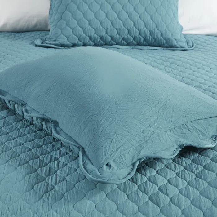 Teal King Reversible Microfiber Quilt Set with Scallop Edges