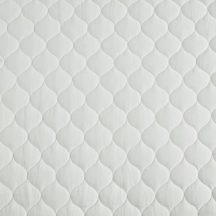 Ivory Full Microfiber Reversible Scalloped Quilt Set